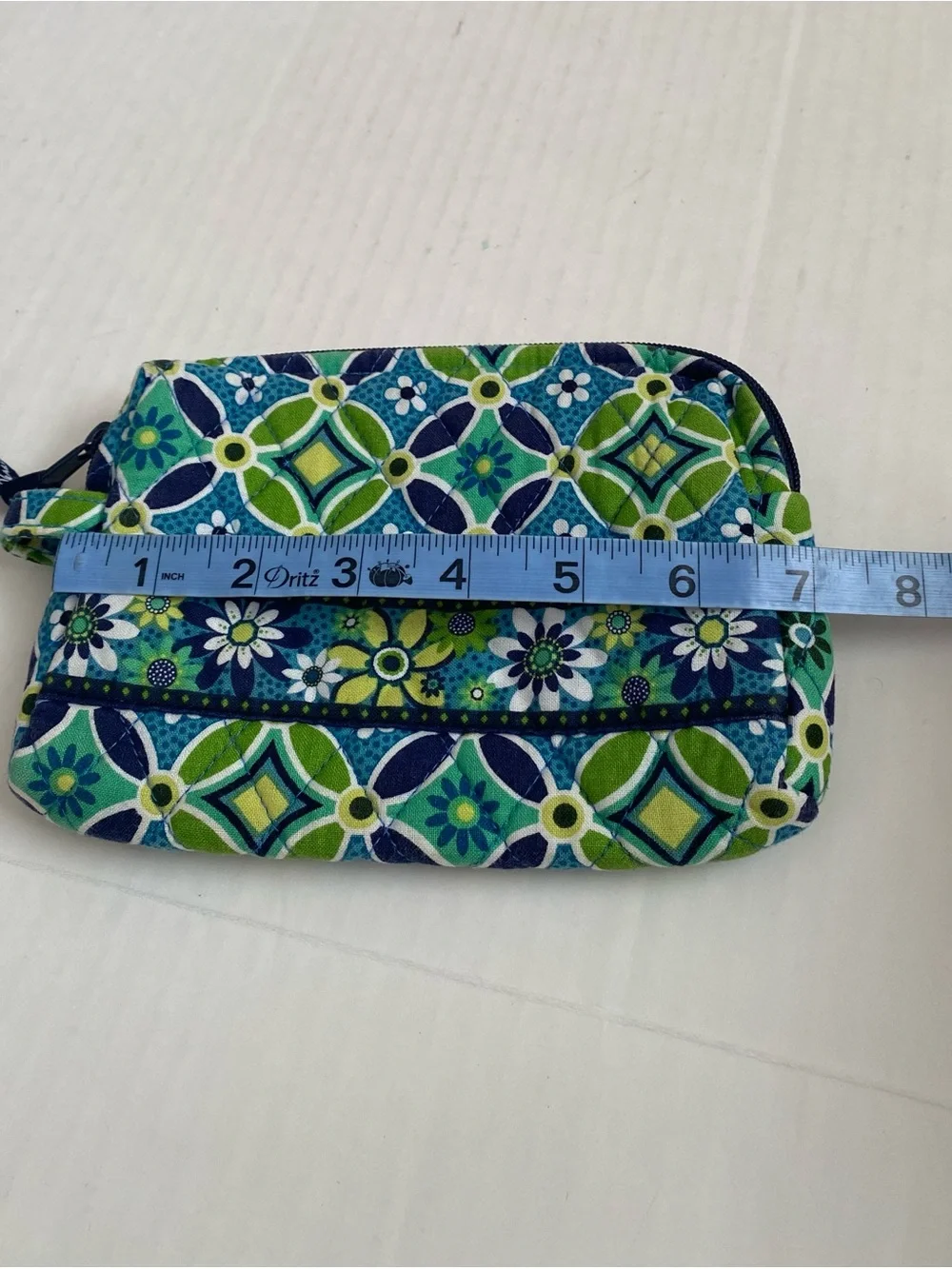 Vera Bradley Daisy Daisy Small Cosmetic Pouch  Excellent Condition